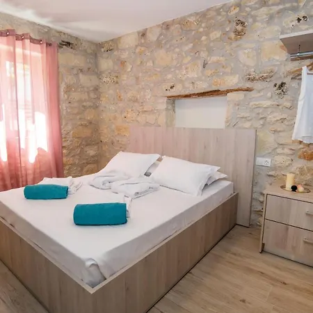 Olympia, 4 Bedroom For Up To 14 Persons, 400 Meters From The Long Sandy * Paralia Kourna