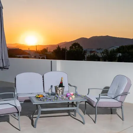 Olympia, 4 Bedroom For Up To 14 Persons, 400 Meters From The Long Sandy * Paralia Kourna