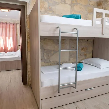 Olympia, 4 Bedroom For Up To 14 Persons, 400 Meters From The Long Sandy Paralia Kourna