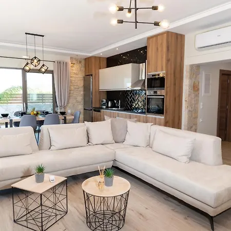 Olympia, 4 Bedroom For Up To 14 Persons, 400 Meters From The Long Sandy *