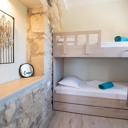 Olympia, 4 Bedroom For Up To 14 Persons, 400 Meters From The Long Sandy * Paralia Kourna