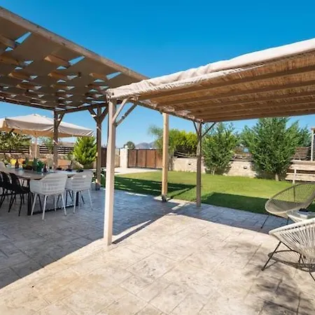 Olympia, 4 Bedroom For Up To 14 Persons, 400 Meters From The Long Sandy Villa *