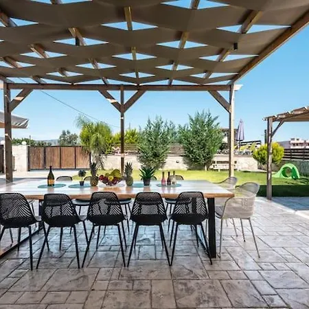 Olympia, 4 Bedroom For Up To 14 Persons, 400 Meters From The Long Sandy Villa Paralia Kourna